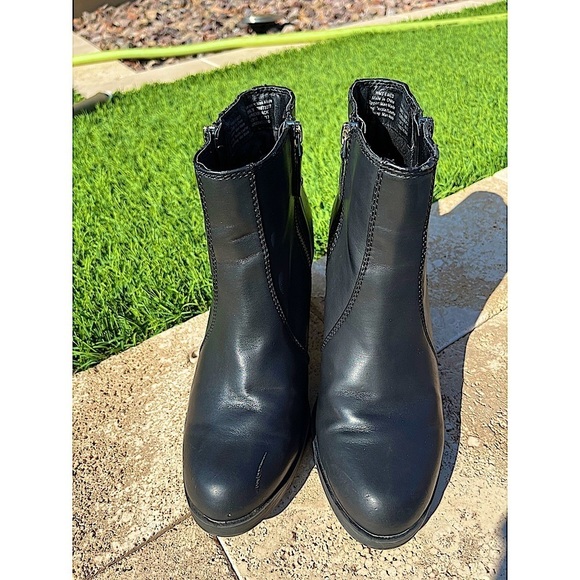 Simply Vera Vera Wang Leather Ankle Booties | Color: Black | Size: 6 Med - Picture 2 of 8